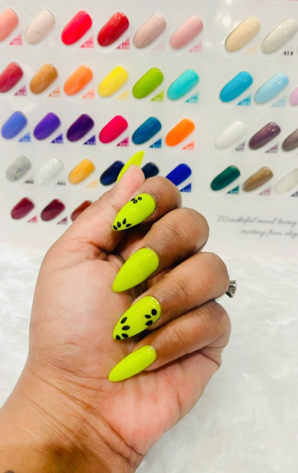 Looks Salon Surat