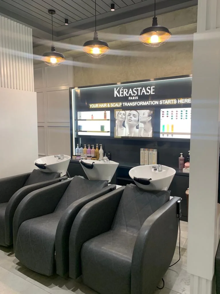 Looks Salon Surat