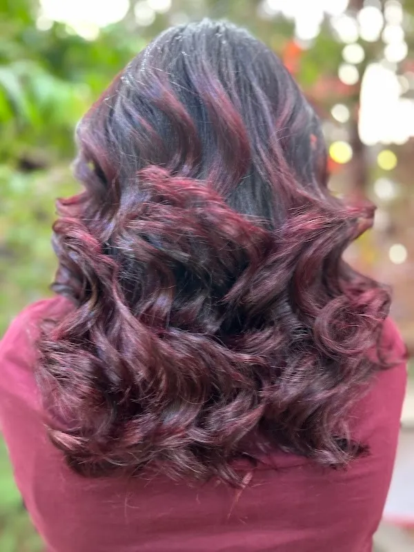 Curls and comb studio