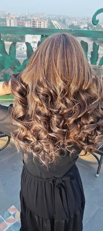 Jawed Habib Salon Hazratganj