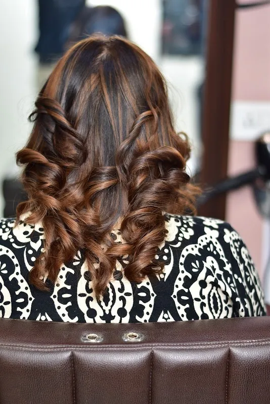 Jawed Habib Salon Hazratganj