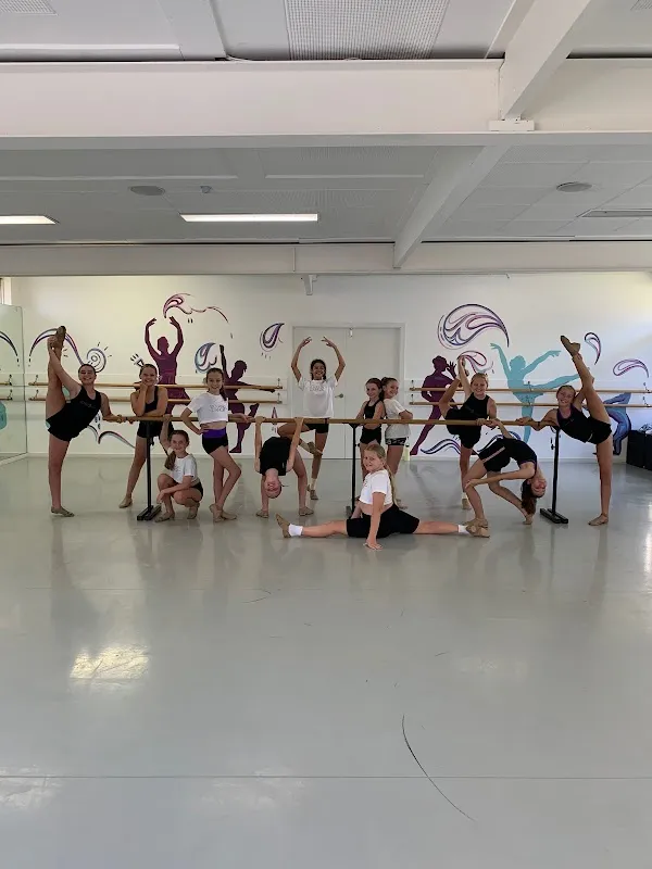 Bourne 2 Dance