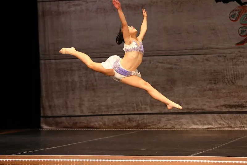 Bourne 2 Dance