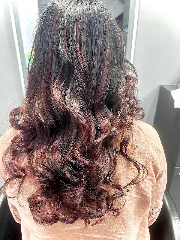 De AAINA UNISEX SALON