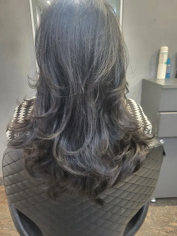 De AAINA UNISEX SALON