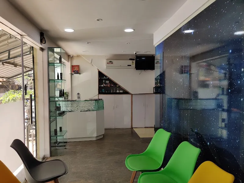 De AAINA UNISEX SALON