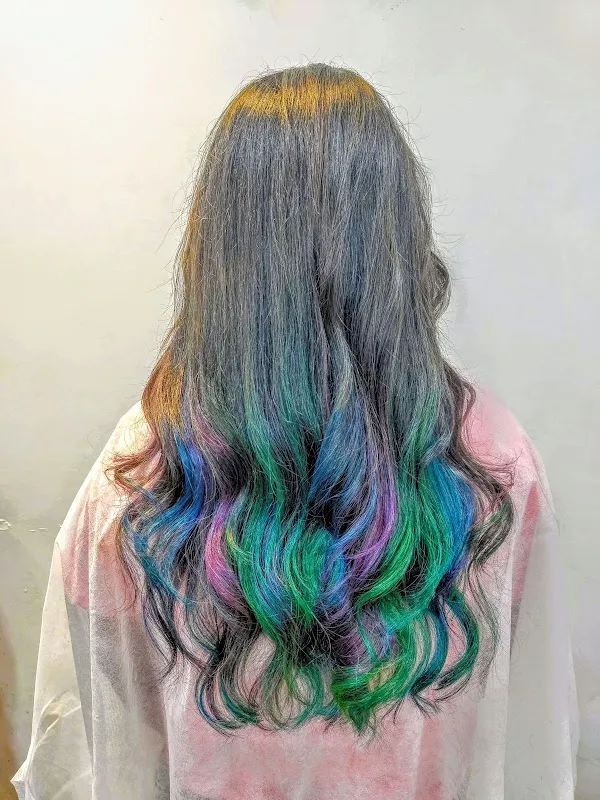 De AAINA UNISEX SALON