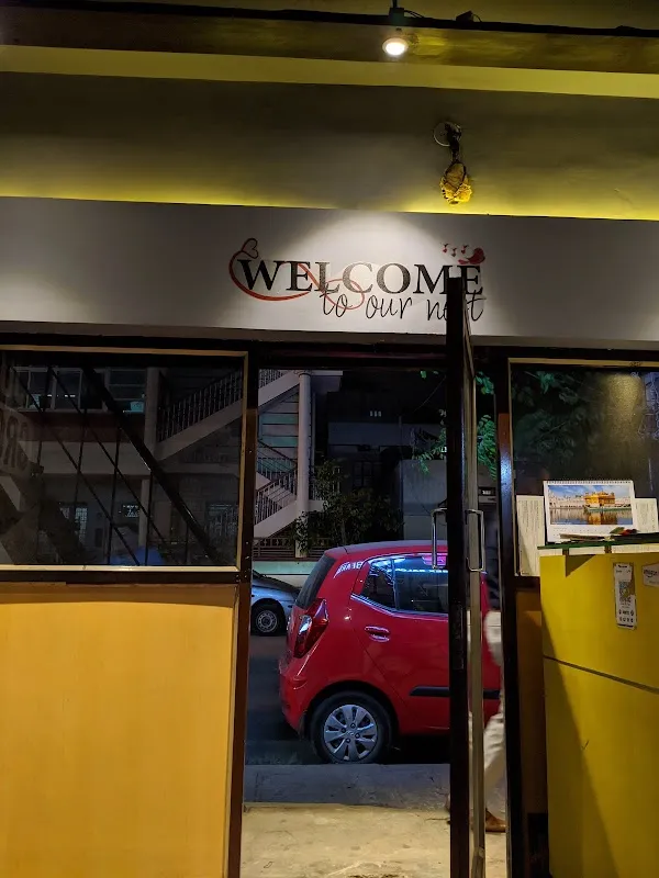 De AAINA UNISEX SALON