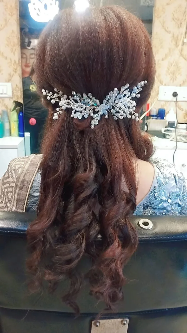 Tres Beaux family salon