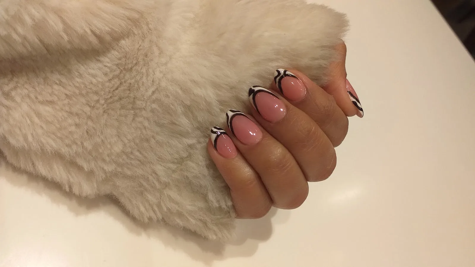 YASHI's - The Beauty Salon | Best Salon for Hair, Nails, Skin and Makeup