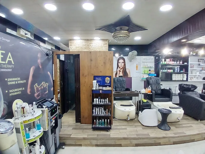 P7 Star Smart Unisex Salon & Academy - Bridal Makeup in Dehradun | Hair Color | Nail Extension | Hair Extension | Eyelashes