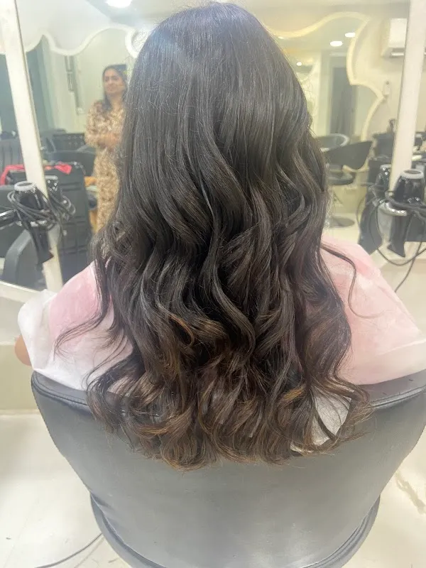 Lemon Salons Kandivali Branch