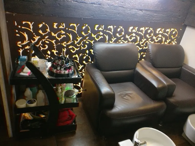 Lemon Salons Kandivali Branch