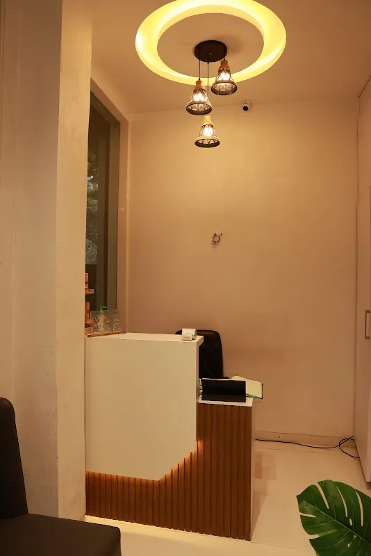 Lemon Salons Kandivali Branch