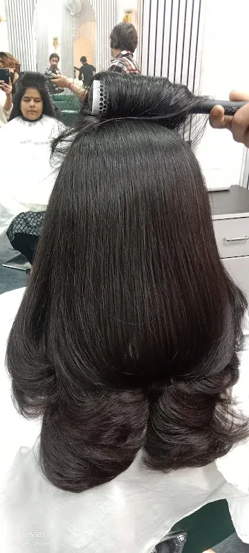 Shubh Aura Unisex Salon