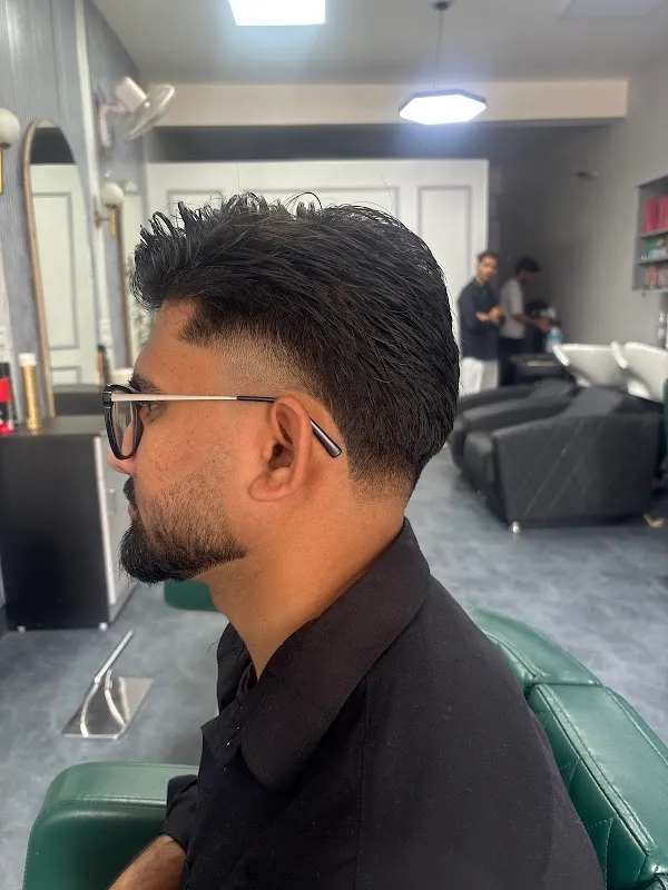 Shubh Aura Unisex Salon