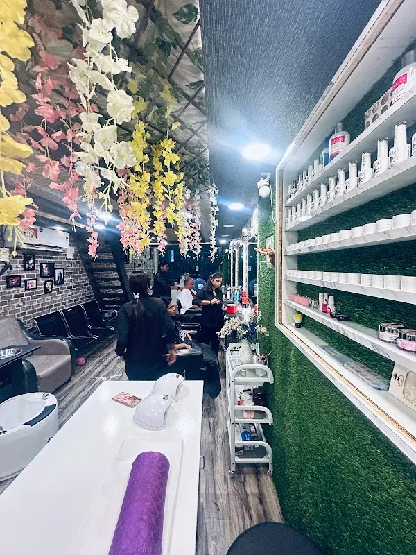 V The Glamorous salon & The glam ink tattoo studio
