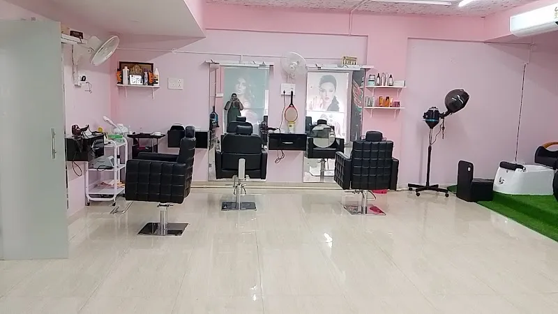 Looks Glow Unisex Family Salon