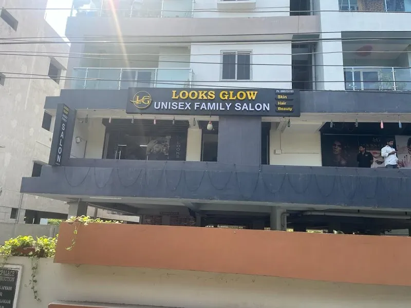 Looks Glow Unisex Family Salon