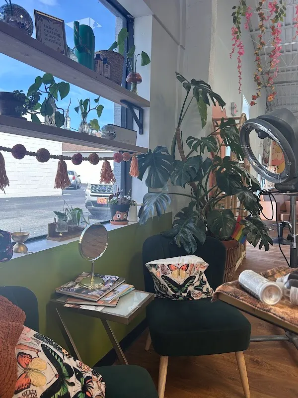 Peachy Keen Salon & Bohemian Bungalow