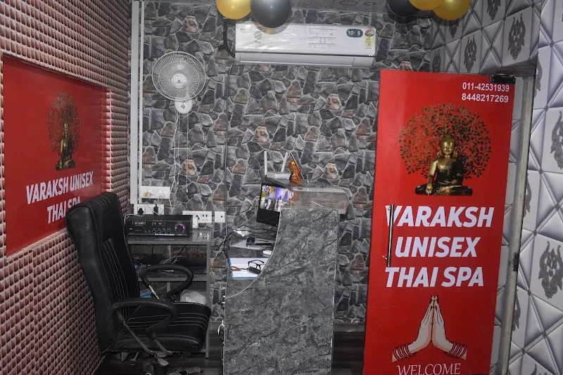 Varaksh Unisex Thai Spa