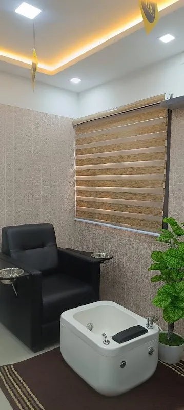 Hyra Beauty Parlour