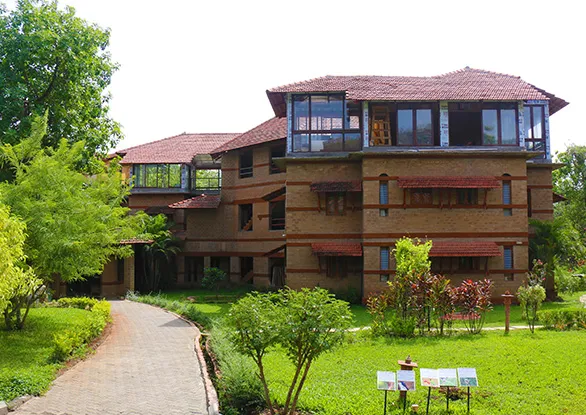 Govardhan School Of Yoga