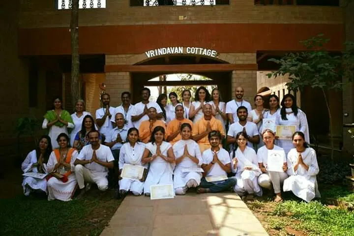 Govardhan School Of Yoga