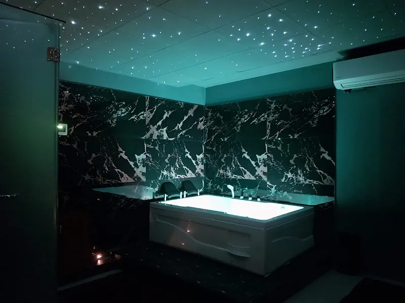Lux Thai Spa - New BEL Road