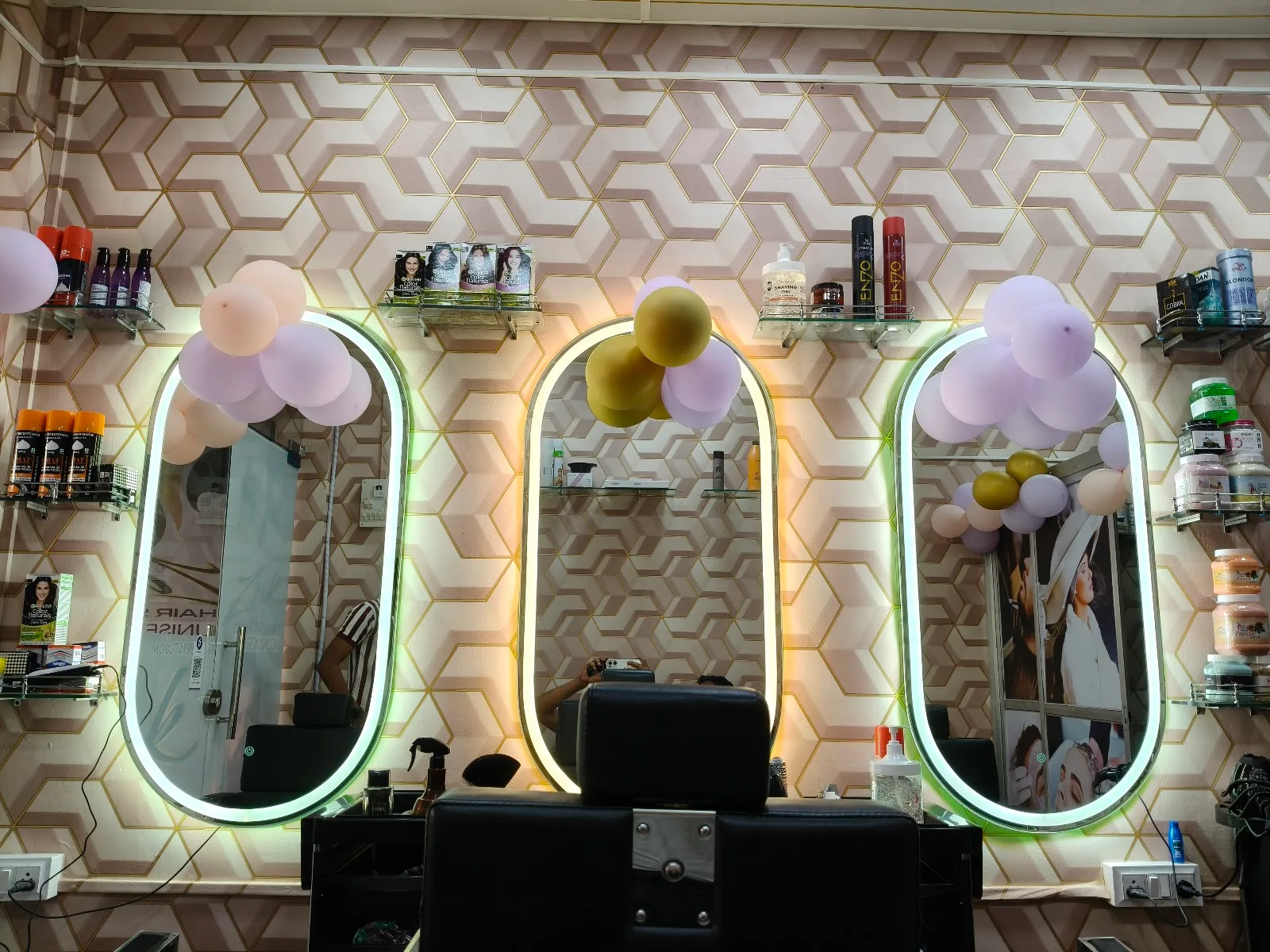 Zak hairstylist unisex salon