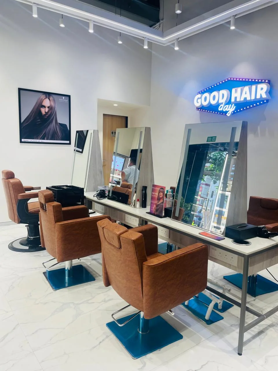 Lakme Salon For Him and Her in Parel, Mumbai
