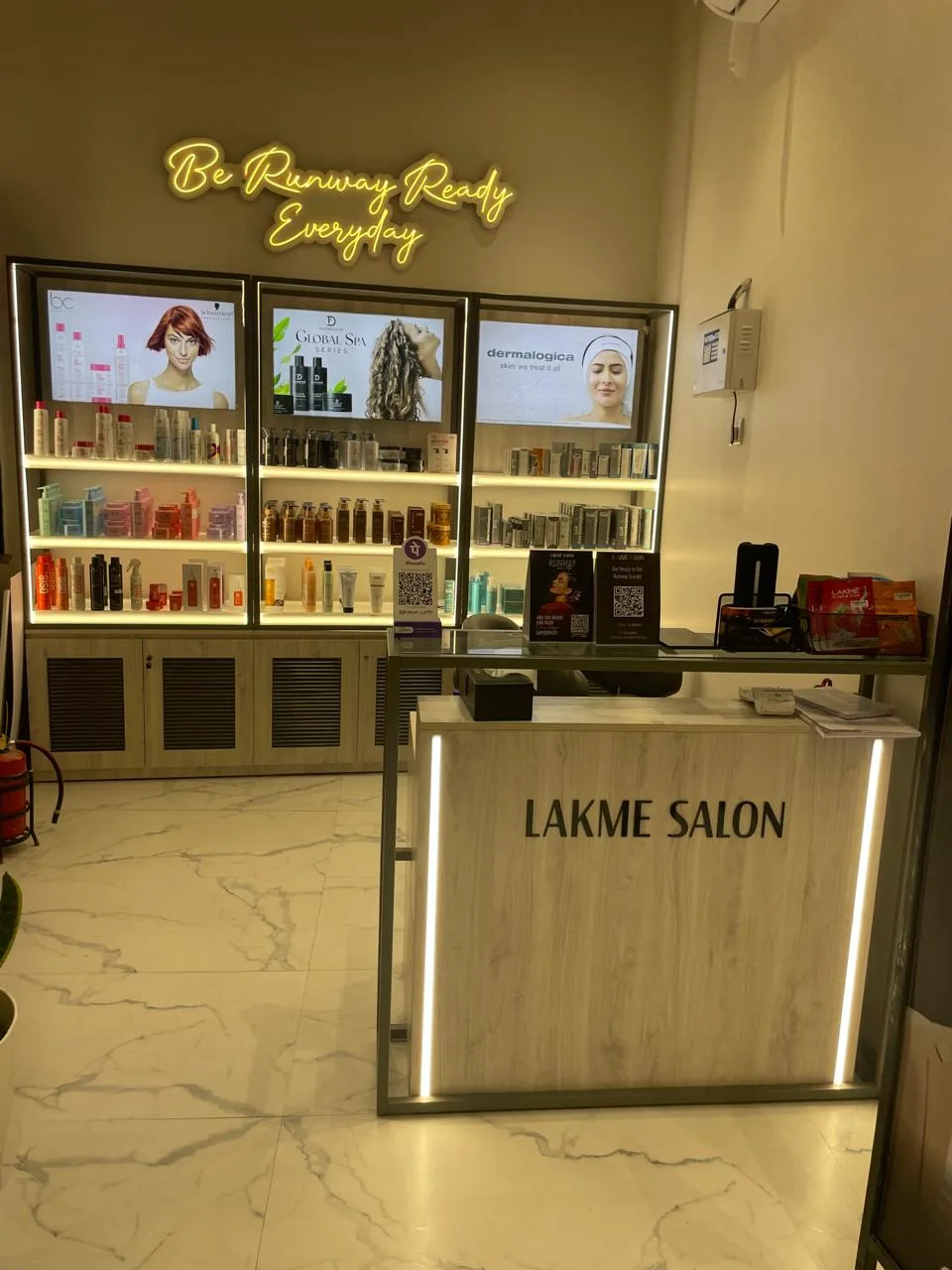 Lakme Salon For Him and Her in Parel, Mumbai