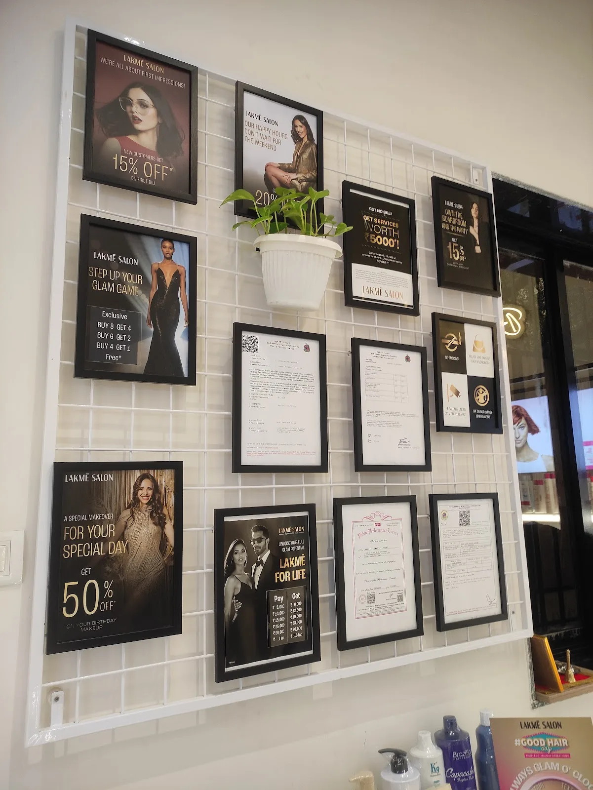 Lakme Salon For Him and Her in Parel, Mumbai