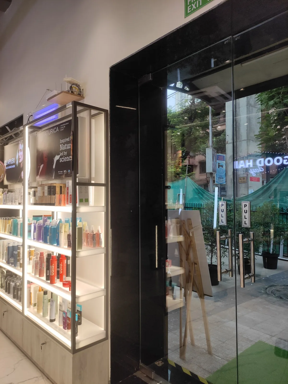Lakme Salon For Him and Her in Parel, Mumbai