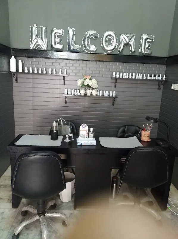 Burlesque Dreams Nail Art Studio
