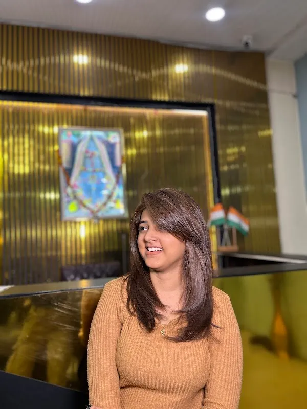 Muskan Makeover Unisex Salon