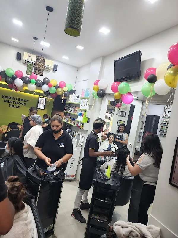 ShearInsight Unisex Salon