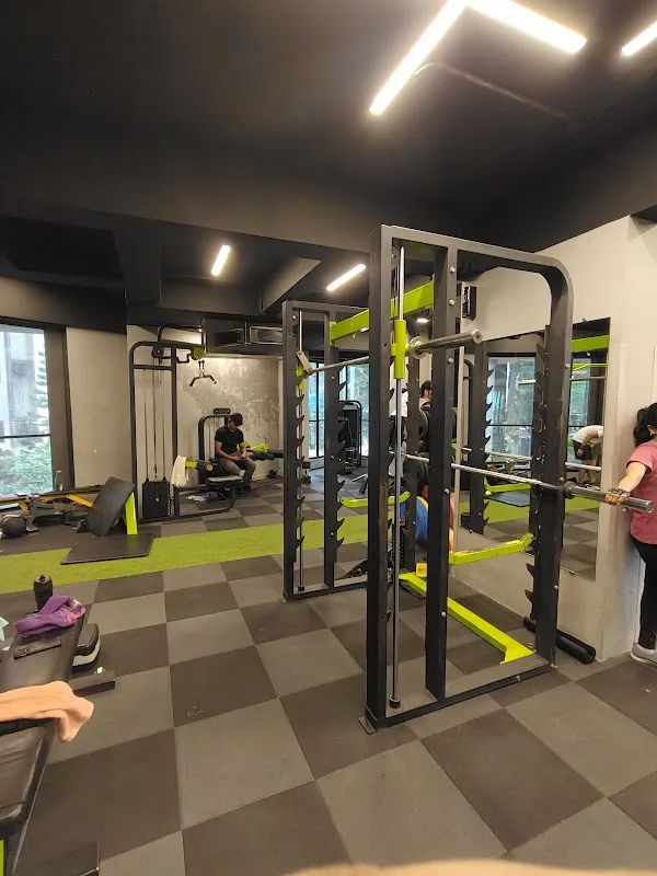 IRON KING FITNESS