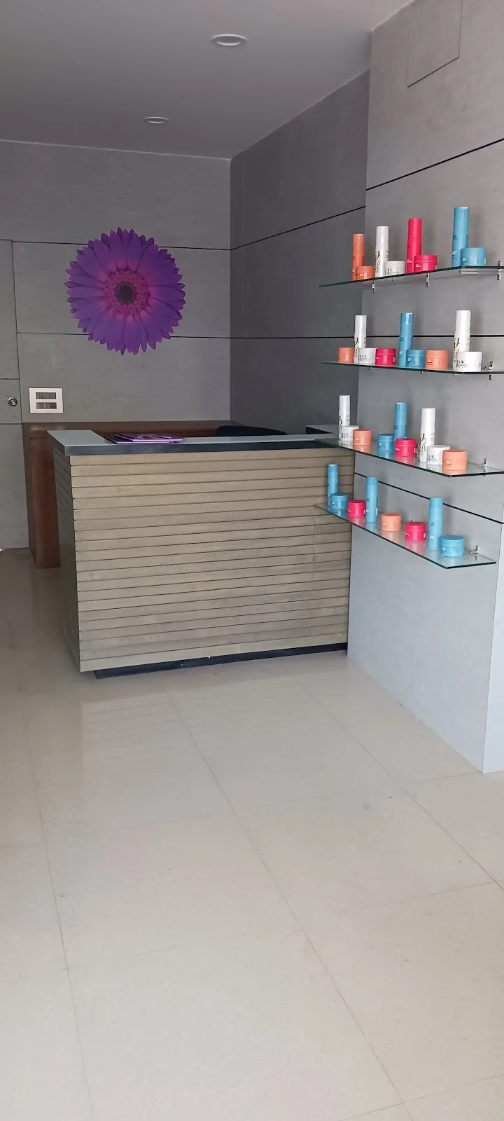 Naturals Salon & Spa