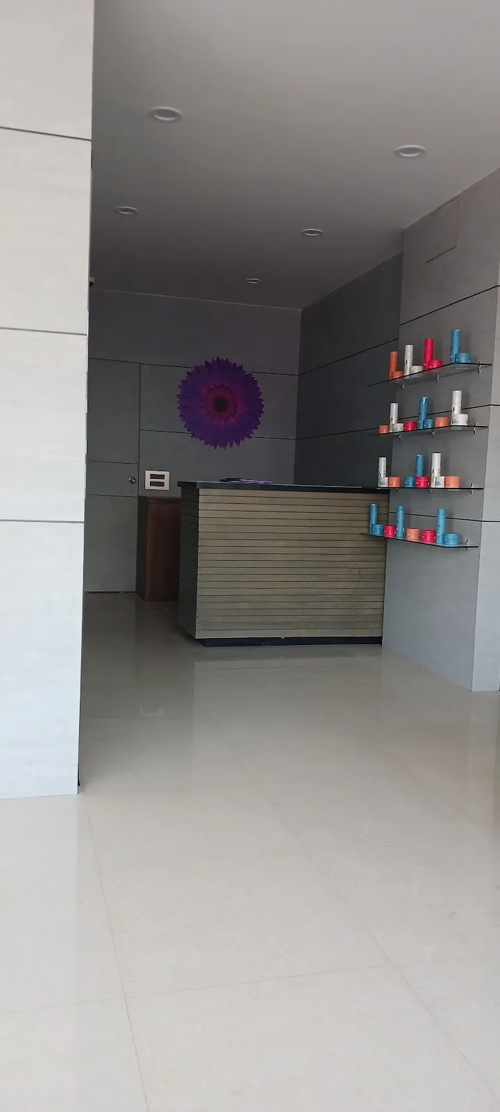 Naturals Salon & Spa