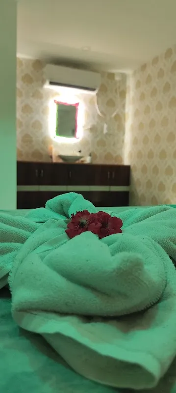Lunar Spa And Saloon