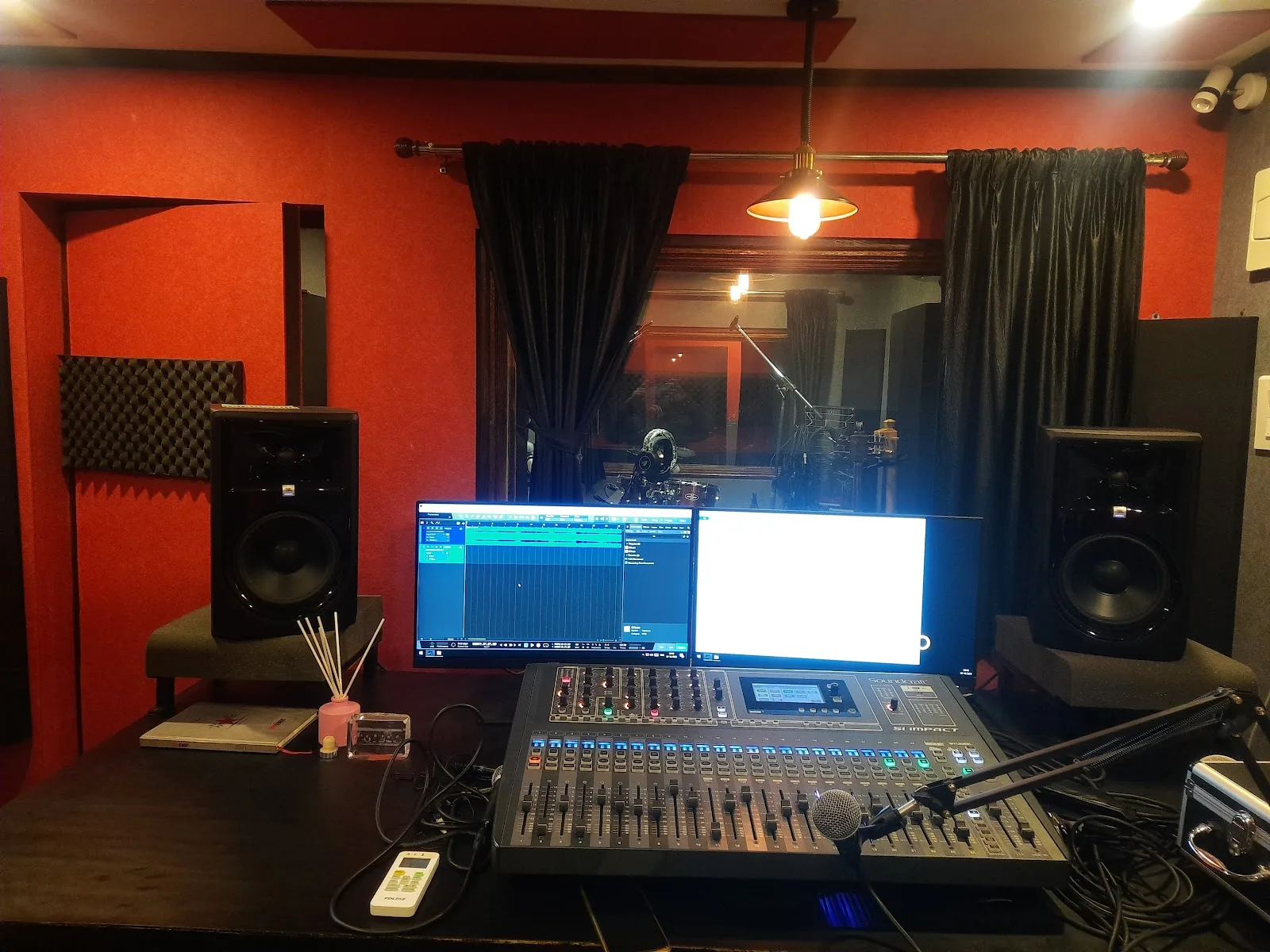 AM RECORDING STUDIO