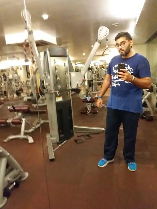 Gold’s Gym, Boring Road
