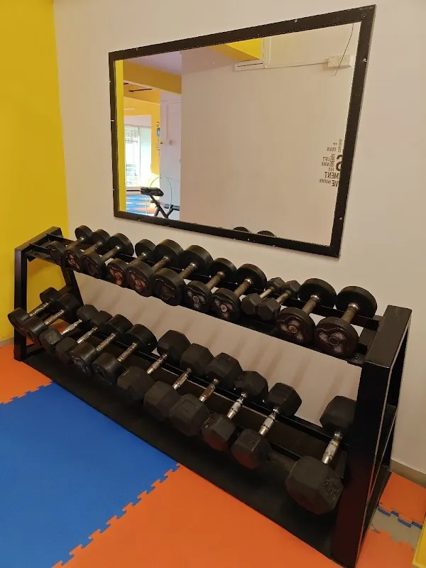 Cut And Curve Fitness Club