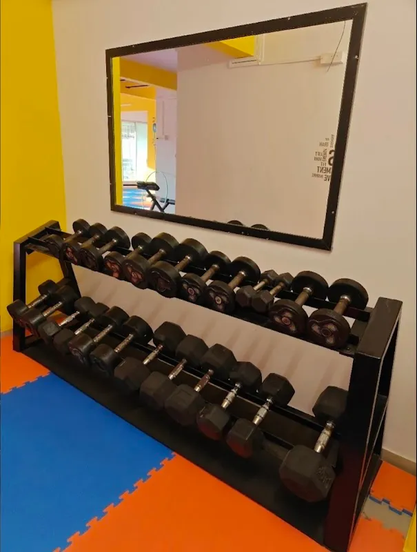 Cut And Curve Fitness Club