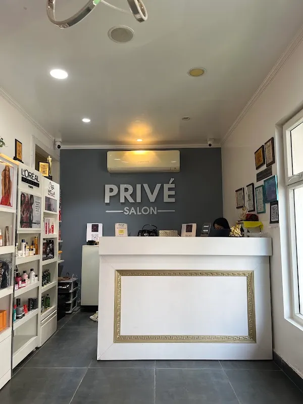 Prive Salon