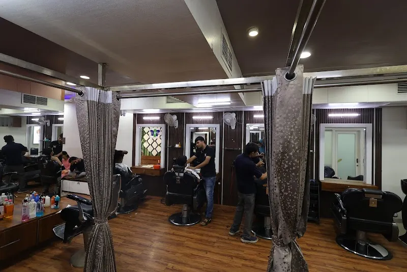 Priti and Jay : Hair & Beauty Salon : Navi Peth
