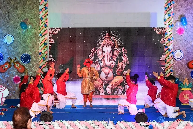 Happy Dance House (Dance & Fitness Hub)