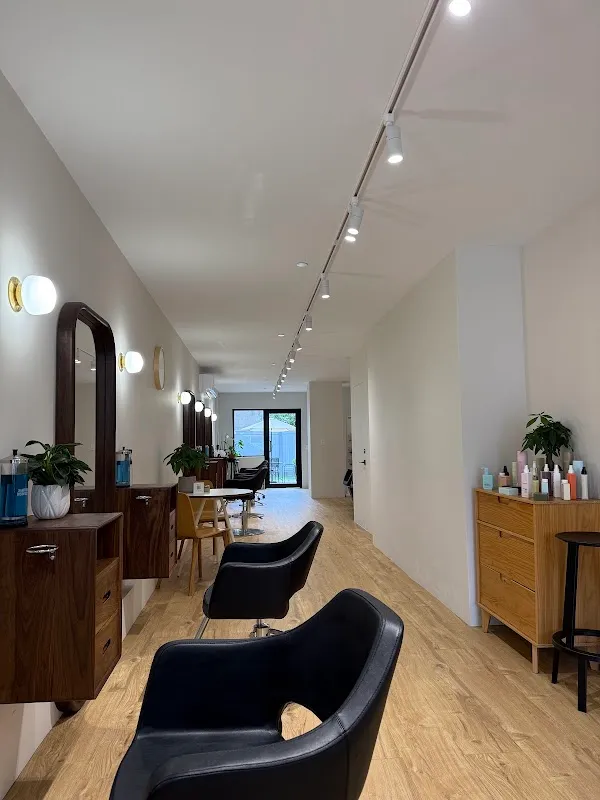 ellee salon