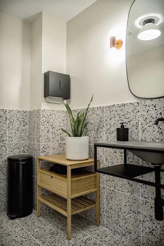 ellee salon